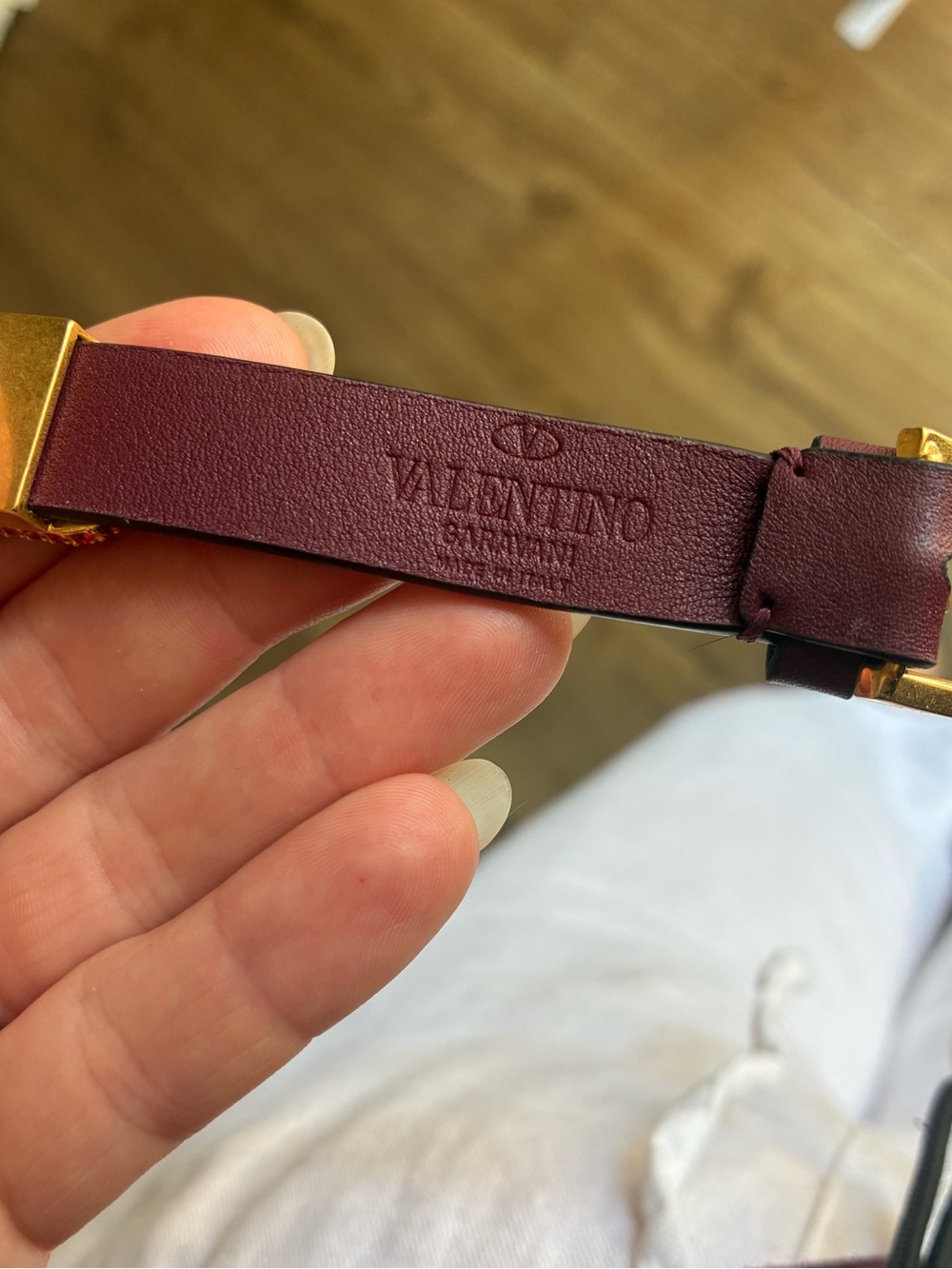 Valentino Red Bracelet with Gold Embellished Logo - Picture 2 of 8